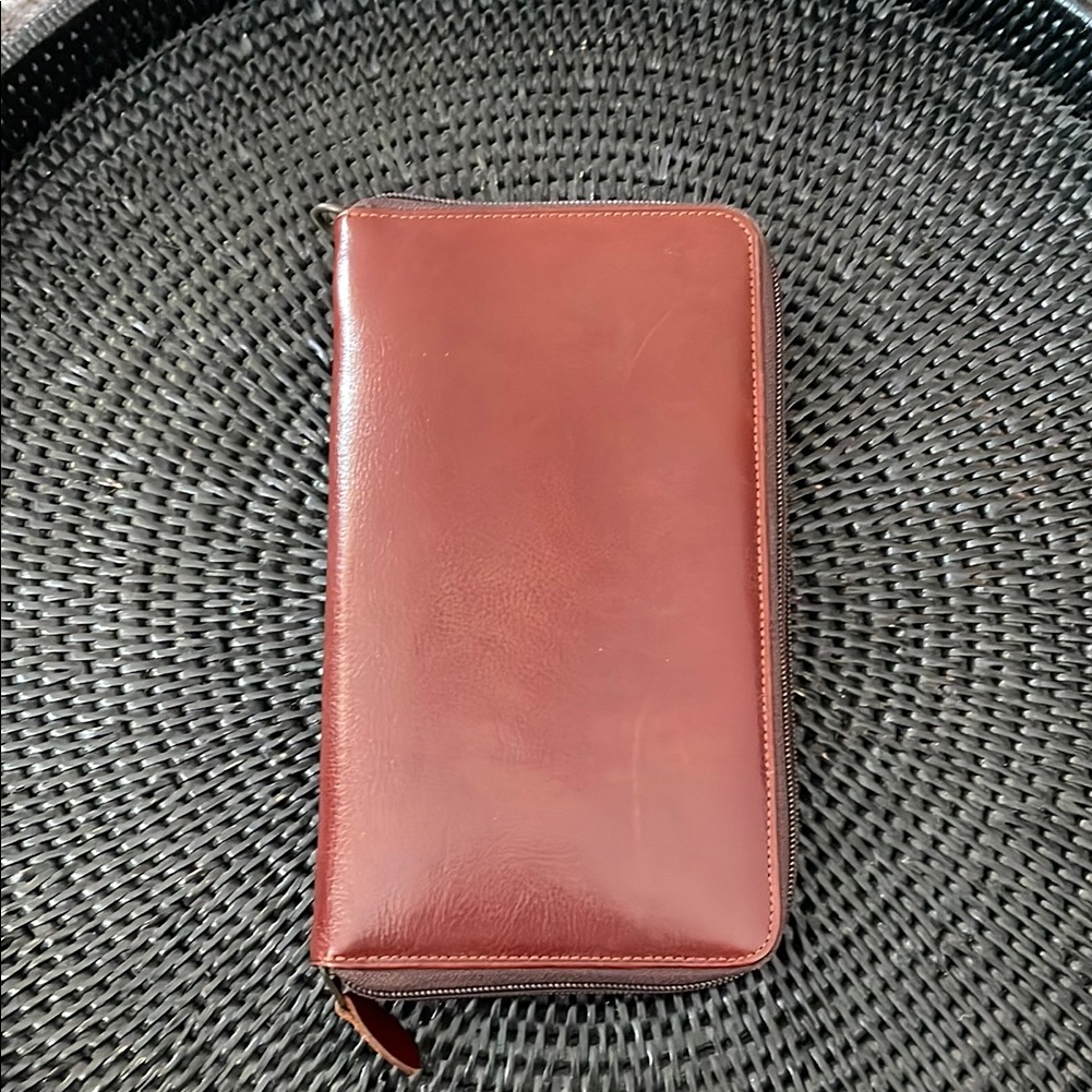 Elegant Brown Leather Passport Wallet Elegant Brown Leather Passport Wallet